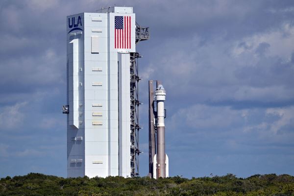 Застрявший на МКС из-за технических проблем Boeing Starliner вернут на Землю