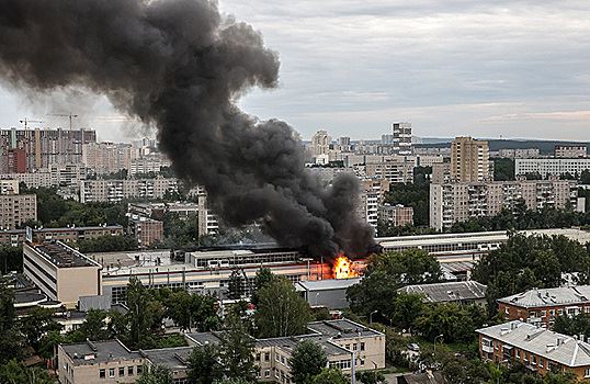 Пожару на НПО автоматики в Екатеринбурге присвоили третий уровень сложности